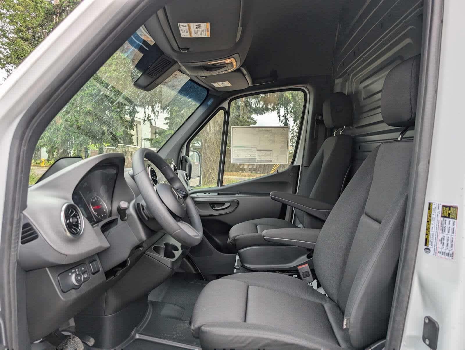 2026 Mercedes-Benz Sprinter 2500 High Roof I4 Diesel 170 RWD