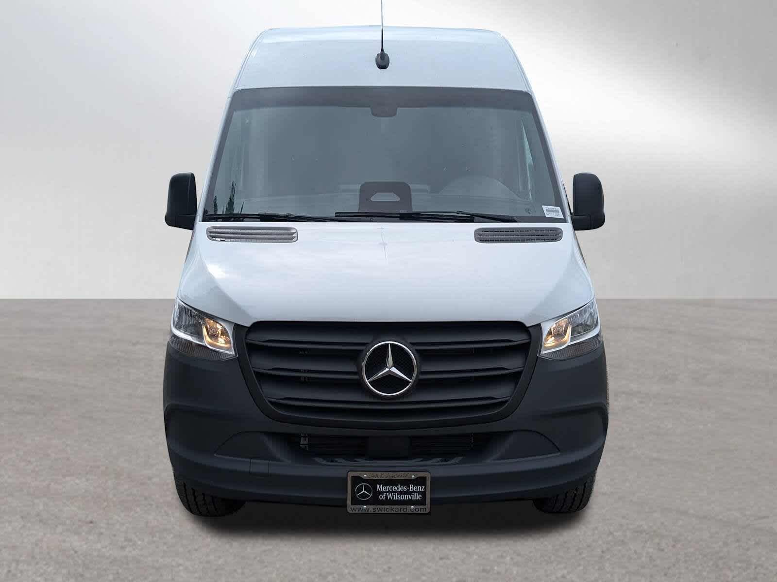 2026 Mercedes-Benz Sprinter 2500 High Roof I4 Diesel 170 RWD