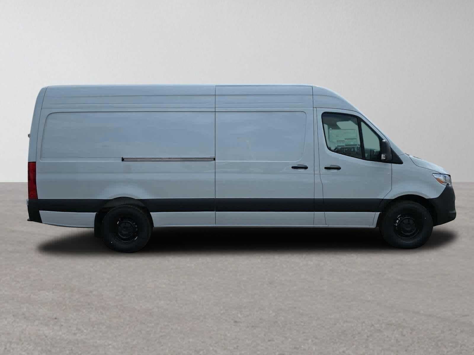 2026 Mercedes-Benz Sprinter 2500 High Roof I4 Diesel 170 RWD
