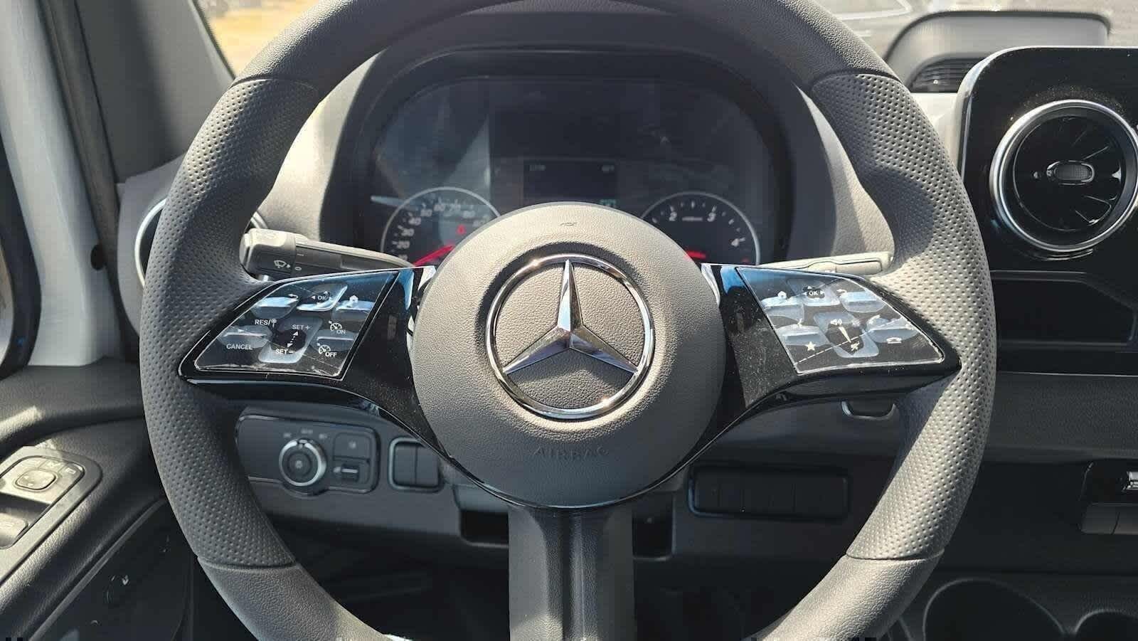 2026 Mercedes-Benz Sprinter 2500 High Roof I4 Diesel 170 RWD