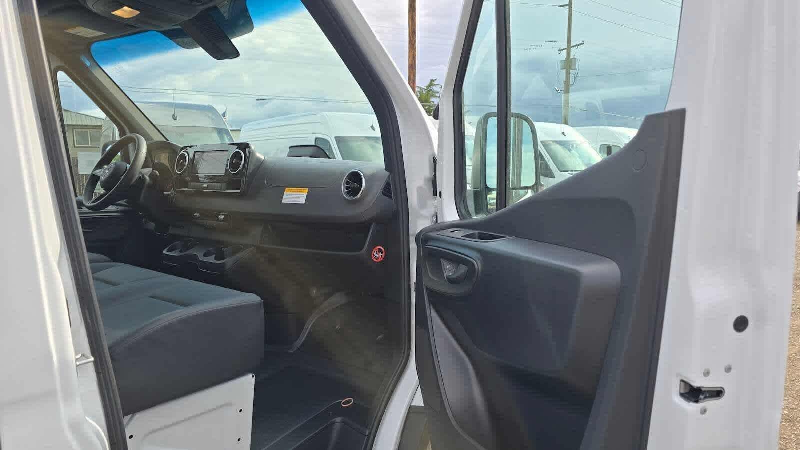 2026 Mercedes-Benz Sprinter 2500 High Roof I4 Diesel 170 RWD