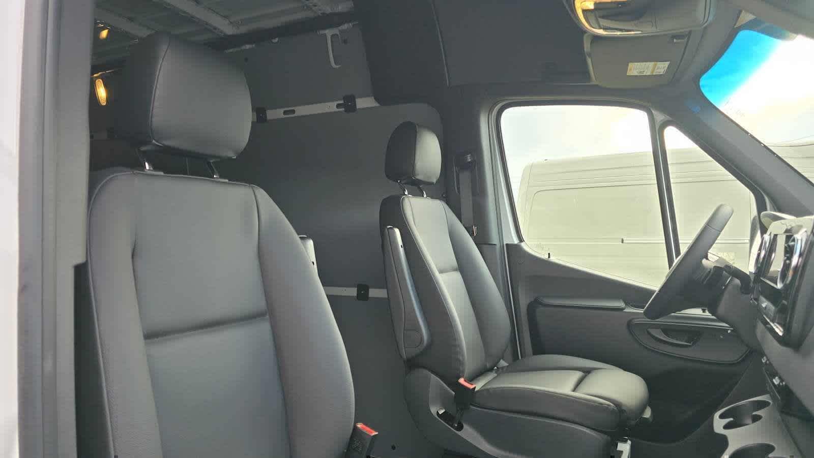 2026 Mercedes-Benz Sprinter 2500 High Roof I4 Diesel 170 RWD