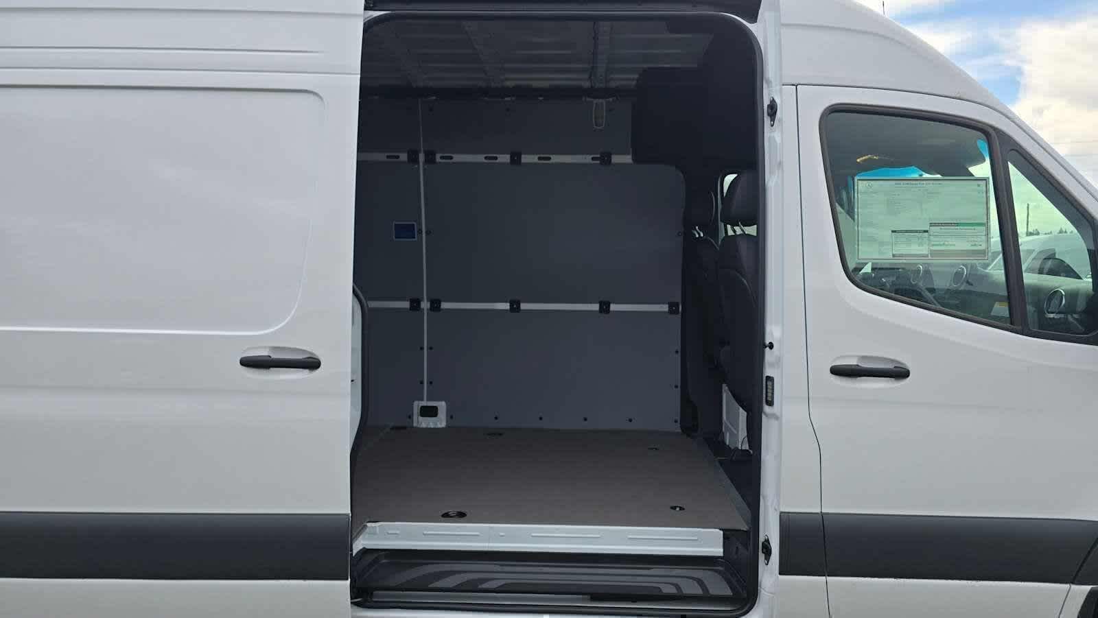 2026 Mercedes-Benz Sprinter 2500 High Roof I4 Diesel 170 RWD