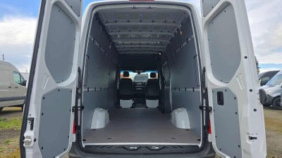 2026 Mercedes-Benz Sprinter 2500 High Roof I4 Diesel 170 RWD