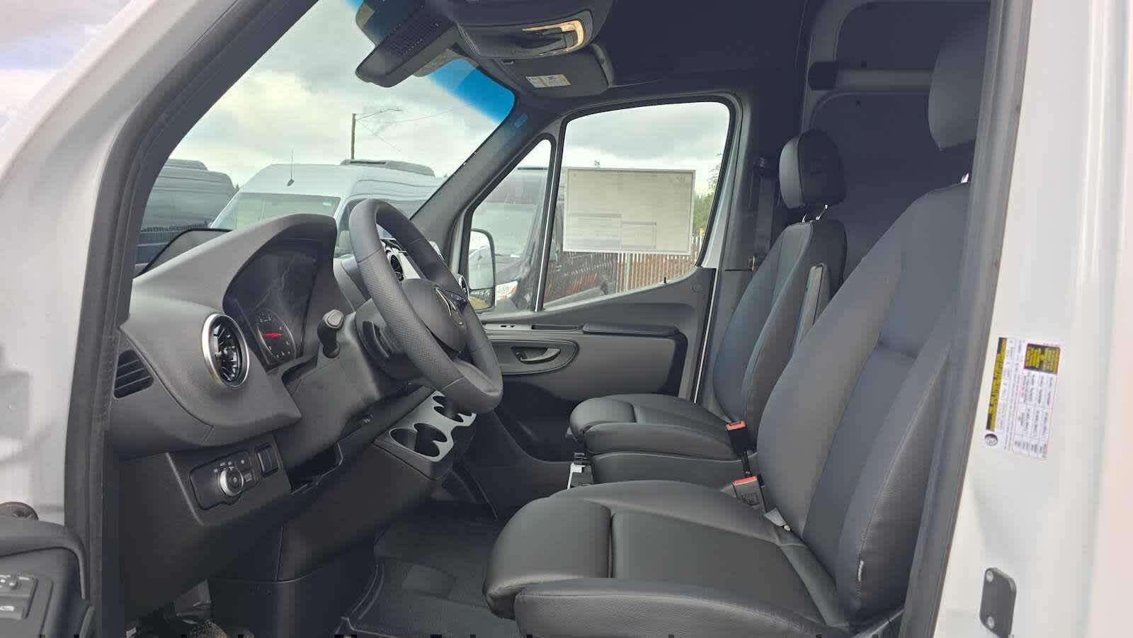 2026 Mercedes-Benz Sprinter 2500 High Roof I4 Diesel 170 RWD