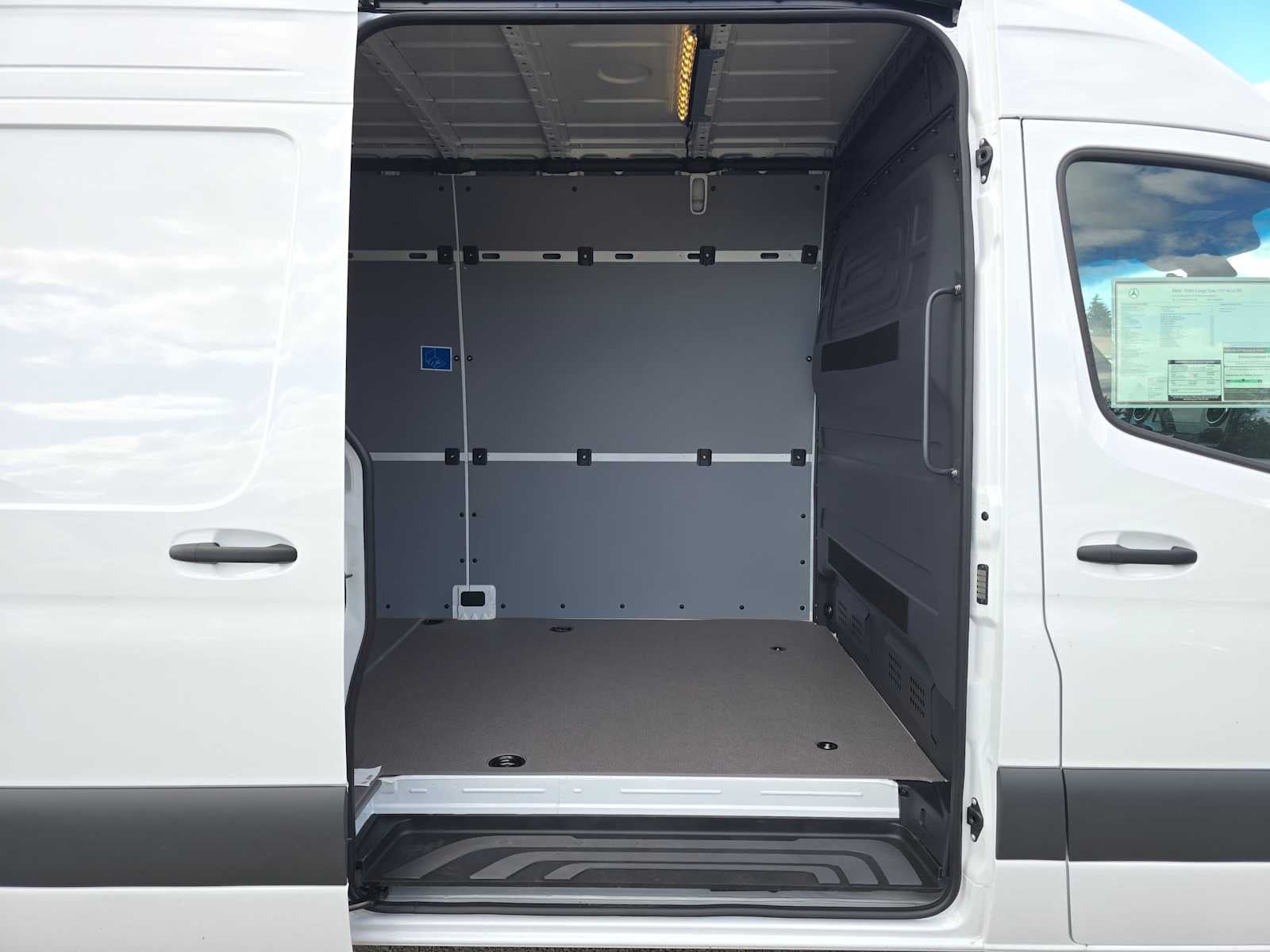 2026 Mercedes-Benz Sprinter 2500 High Roof I4 Diesel 170 RWD