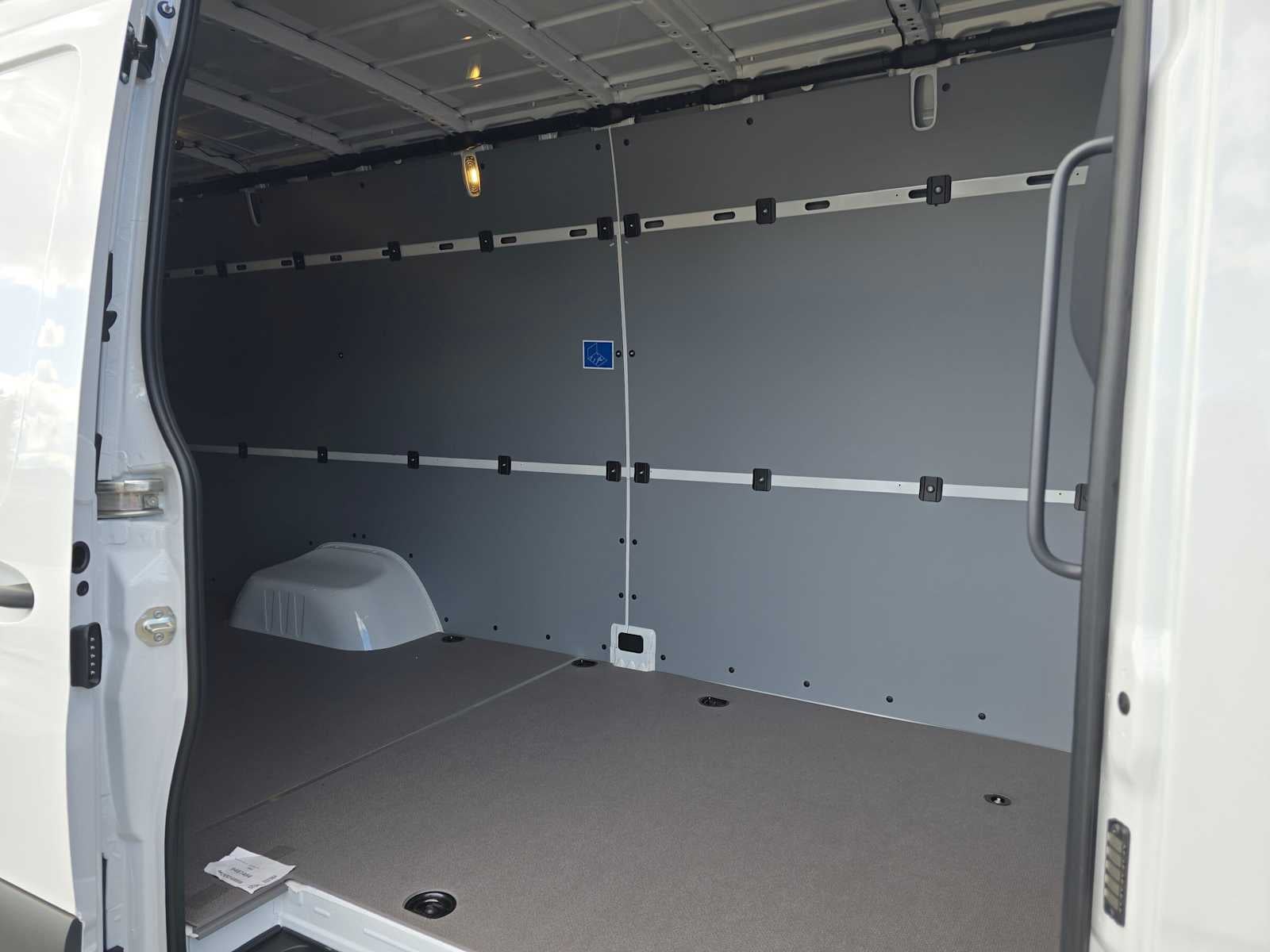 2026 Mercedes-Benz Sprinter 2500 High Roof I4 Diesel 170 RWD