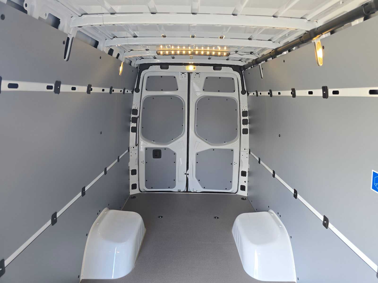 2026 Mercedes-Benz Sprinter 2500 High Roof I4 Diesel 170 RWD