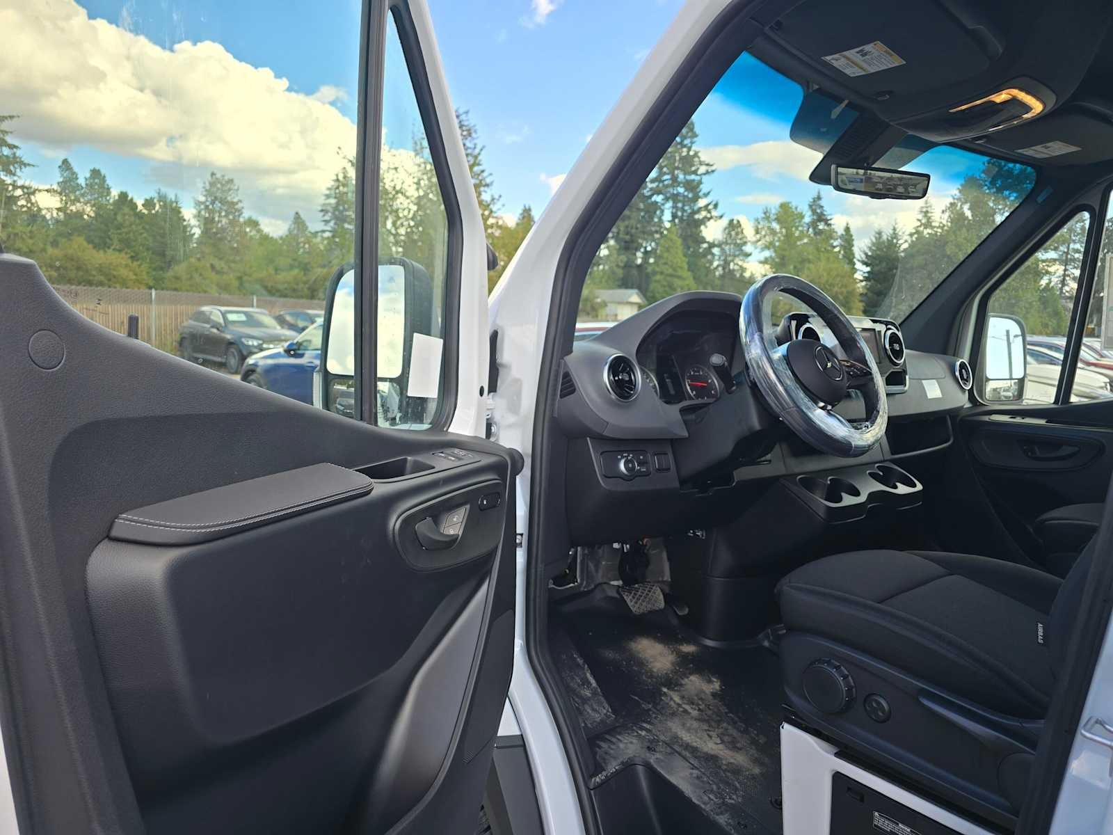 2026 Mercedes-Benz Sprinter 2500 High Roof I4 Diesel 170 RWD