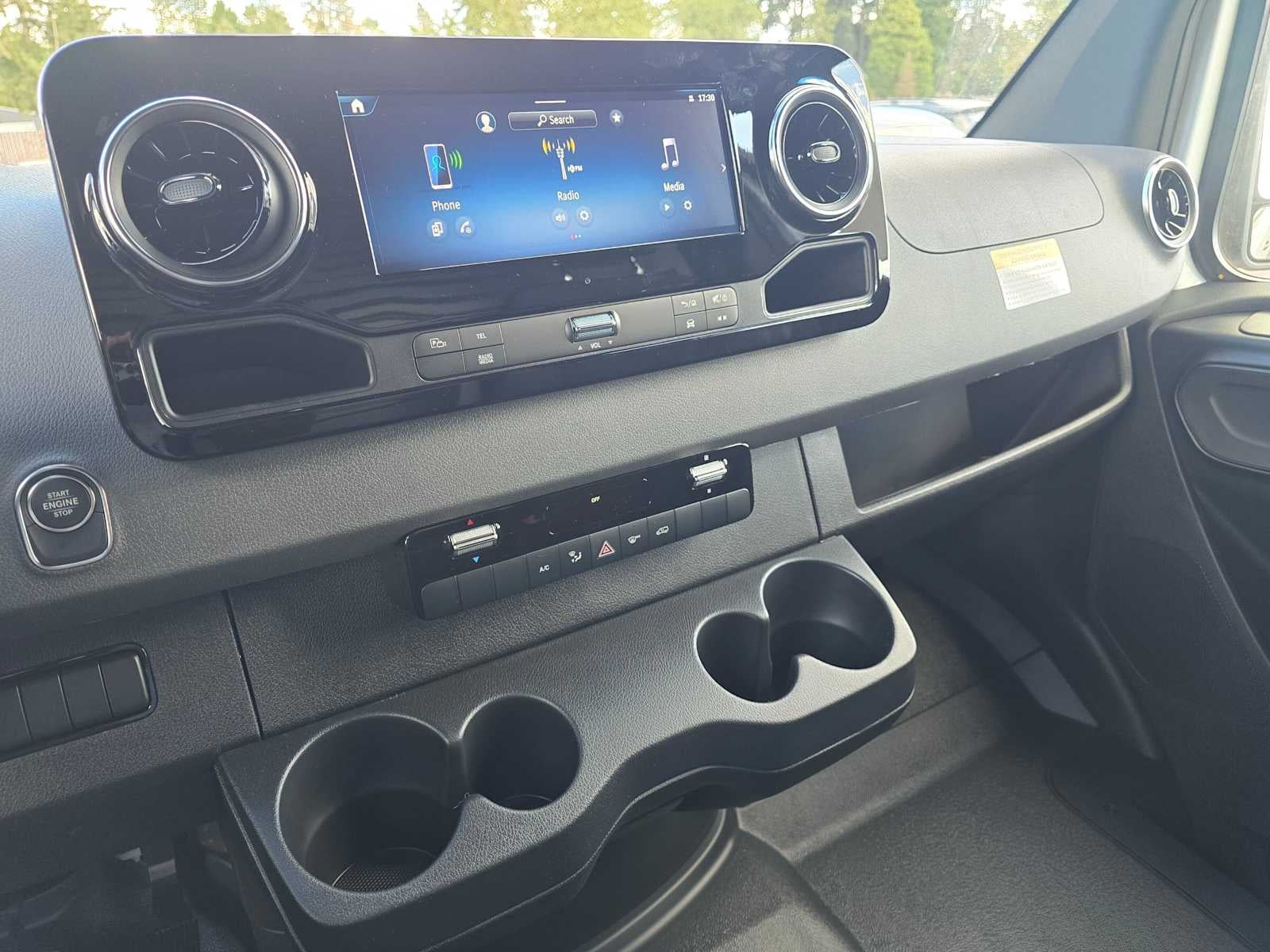 2026 Mercedes-Benz Sprinter 2500 High Roof I4 Diesel 170 RWD