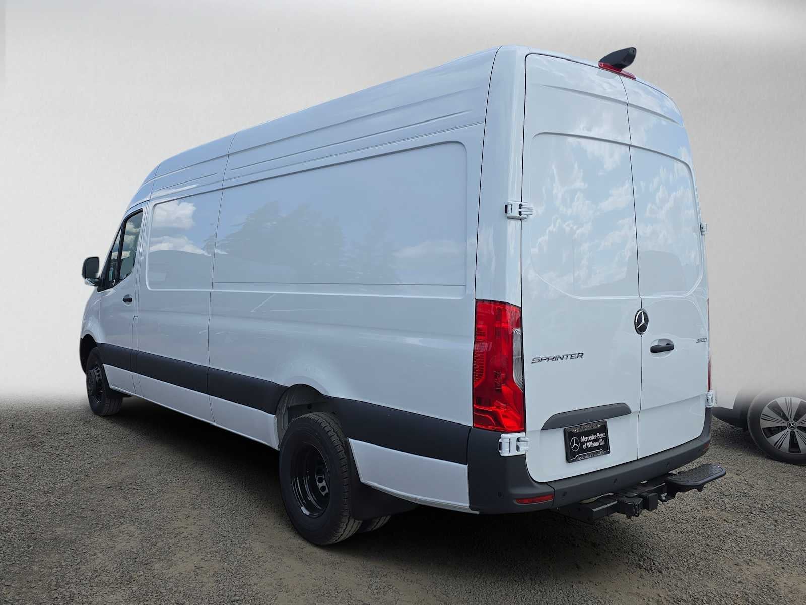 2026 Mercedes-Benz Sprinter 2500 High Roof I4 Diesel 170 RWD