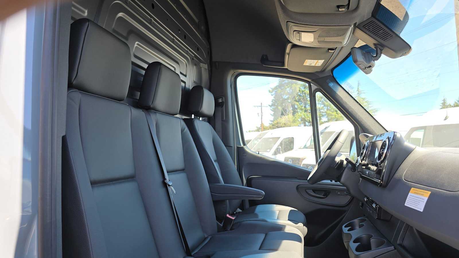 2026 Mercedes-Benz Sprinter 2500 High Roof I4 Diesel 170 RWD