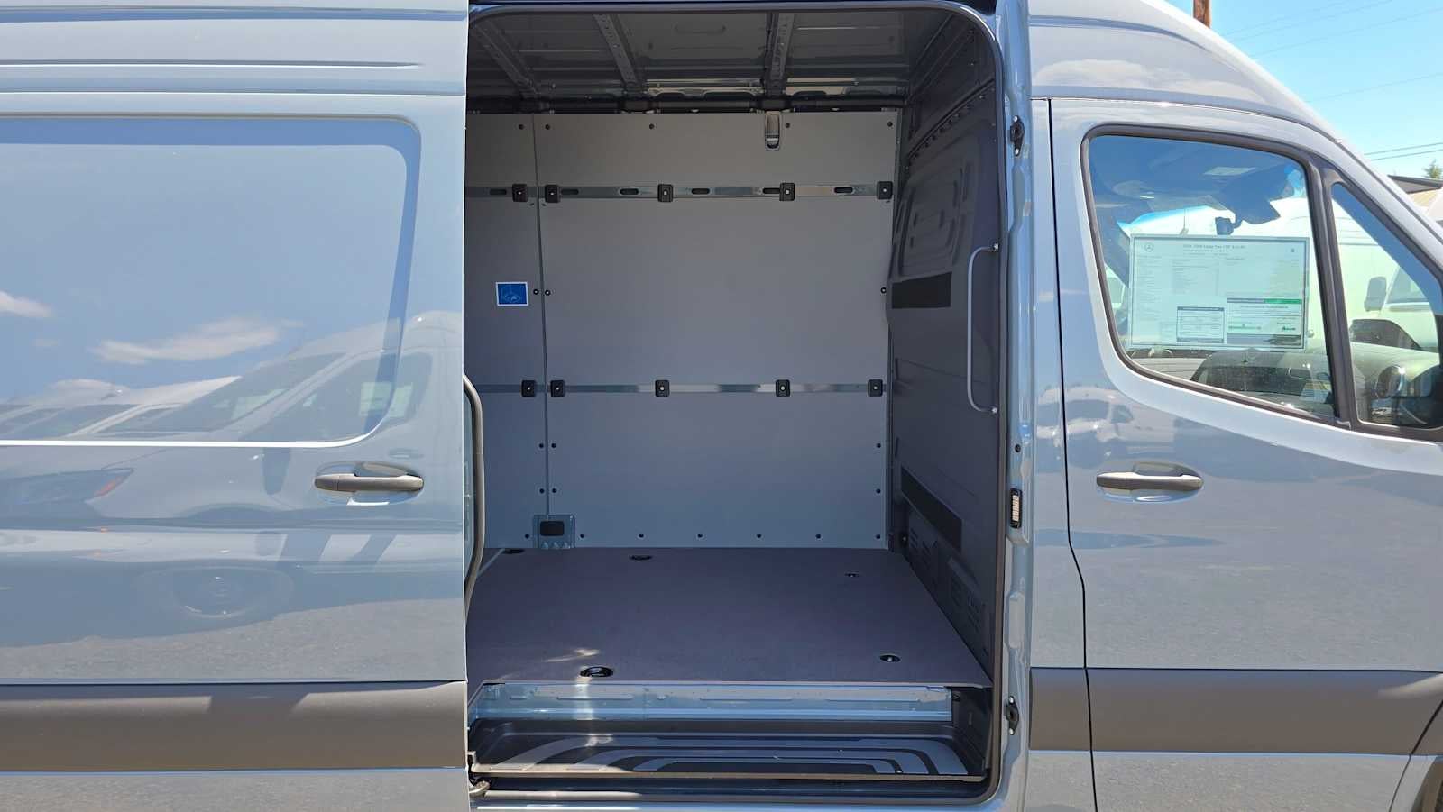 2026 Mercedes-Benz Sprinter 2500 High Roof I4 Diesel 170 RWD