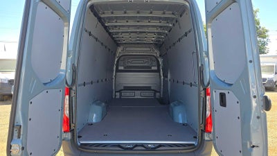 2026 Mercedes-Benz Sprinter 2500 High Roof I4 Diesel 170 RWD