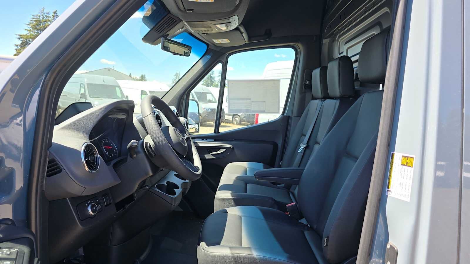 2026 Mercedes-Benz Sprinter 2500 High Roof I4 Diesel 170 RWD