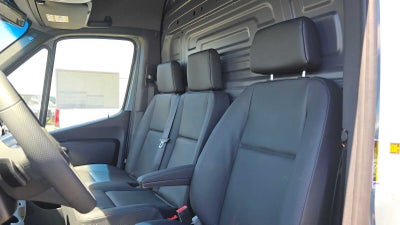 2026 Mercedes-Benz Sprinter 2500 High Roof I4 Diesel 170 RWD