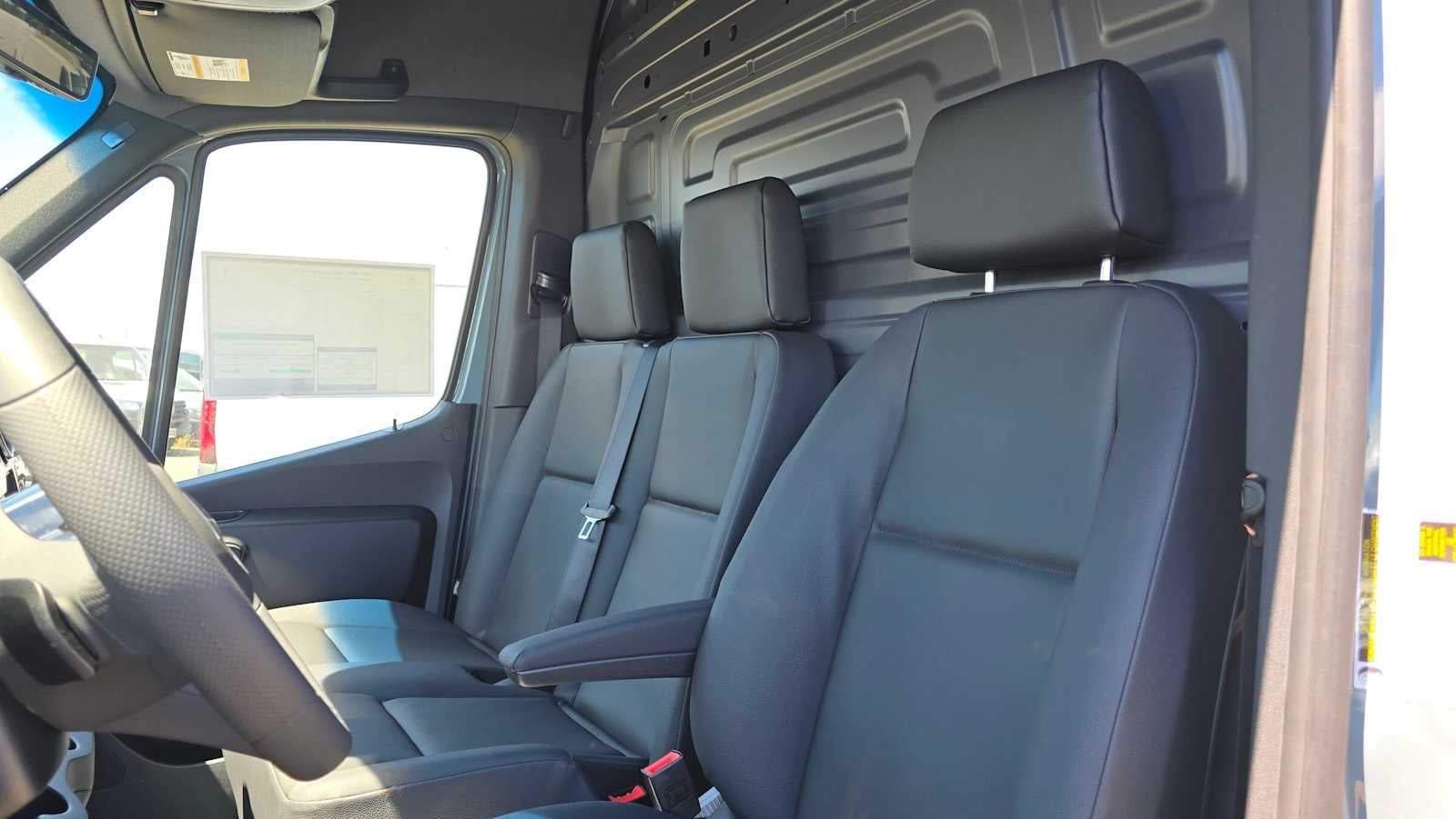 2026 Mercedes-Benz Sprinter 2500 High Roof I4 Diesel 170 RWD