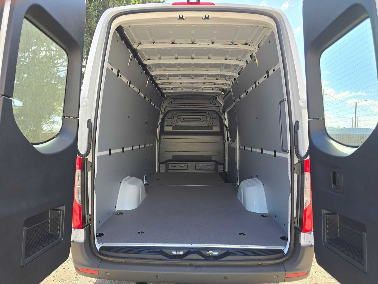 2026 Mercedes-Benz Sprinter Cargo 2500 High Roof I4 Diesel 170 RWD