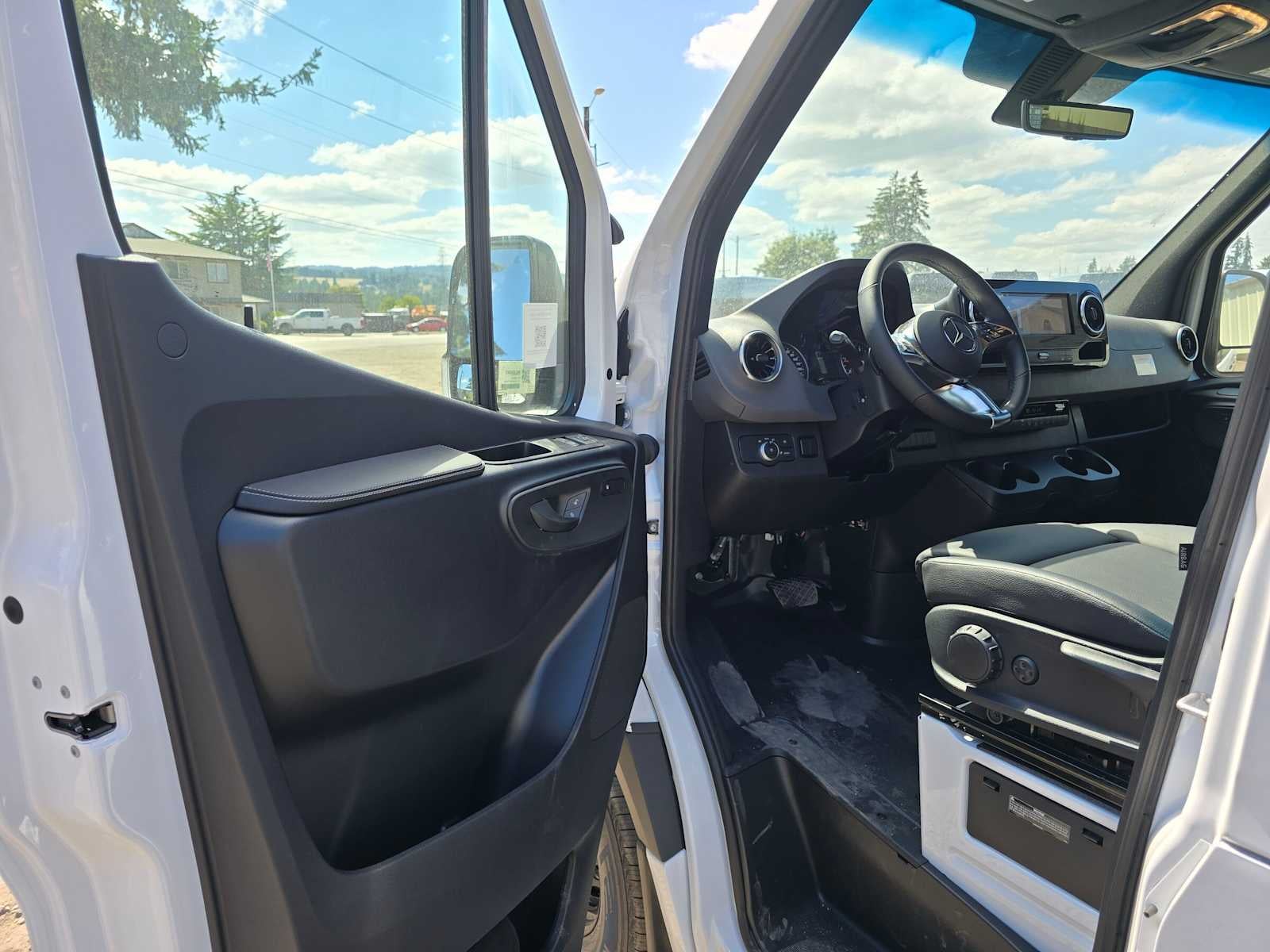 2026 Mercedes-Benz Sprinter Cargo 2500 High Roof I4 Diesel 170 RWD