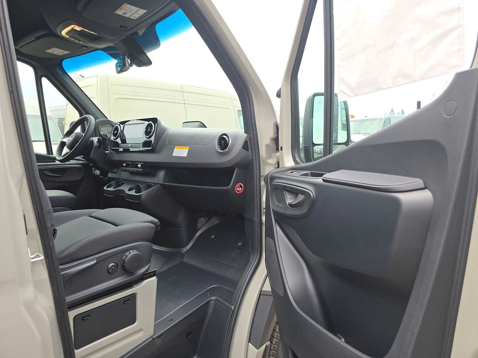 2026 Mercedes-Benz Sprinter Cargo 2500 High Roof I4 Diesel 170 RWD