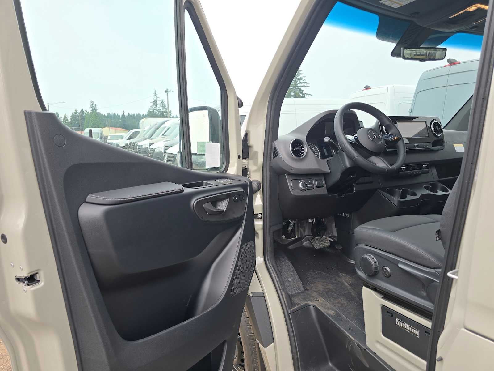 2026 Mercedes-Benz Sprinter Cargo 2500 High Roof I4 Diesel 170 RWD