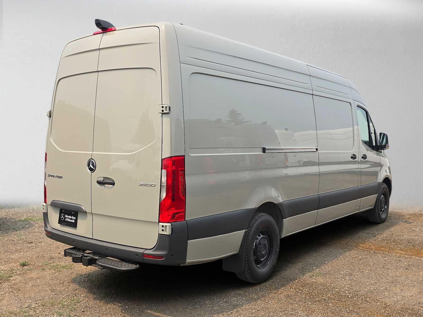 2026 Mercedes-Benz Sprinter Cargo 2500 High Roof I4 Diesel 170 RWD
