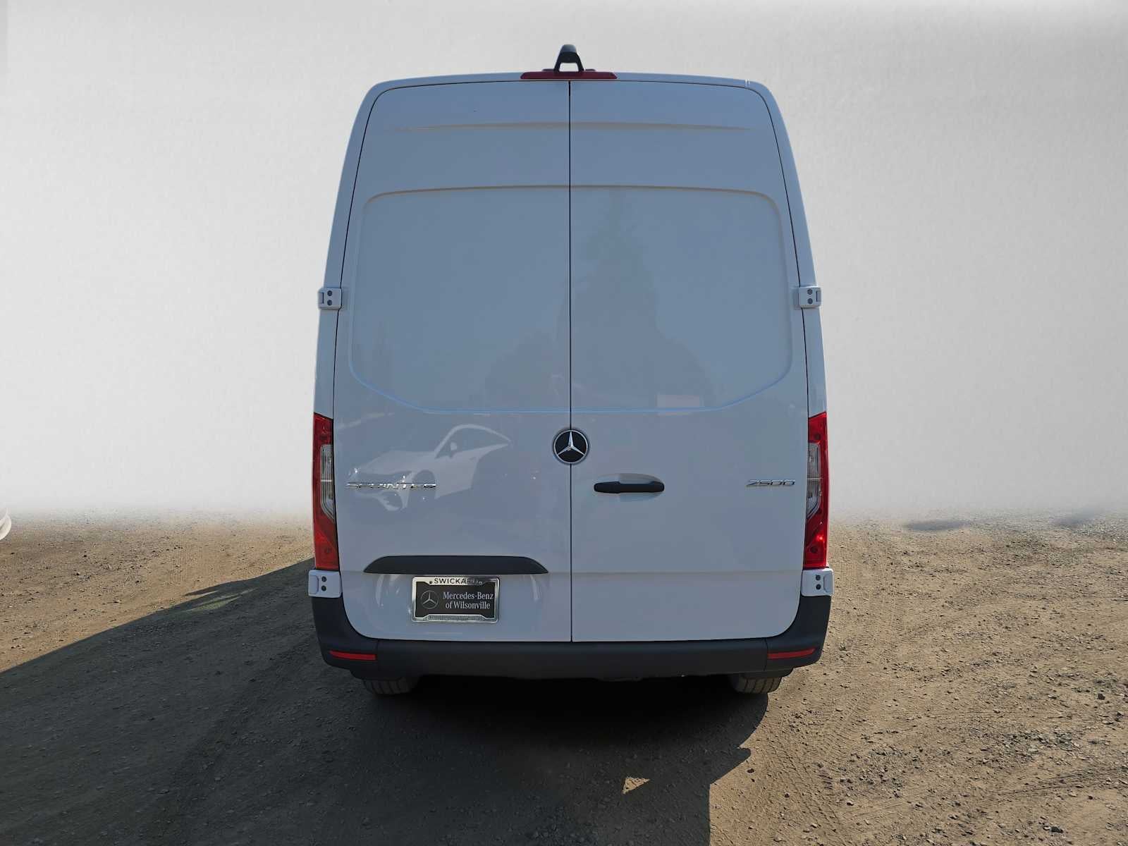 2026 Mercedes-Benz Sprinter 2500 High Roof I4 Diesel 170 RWD