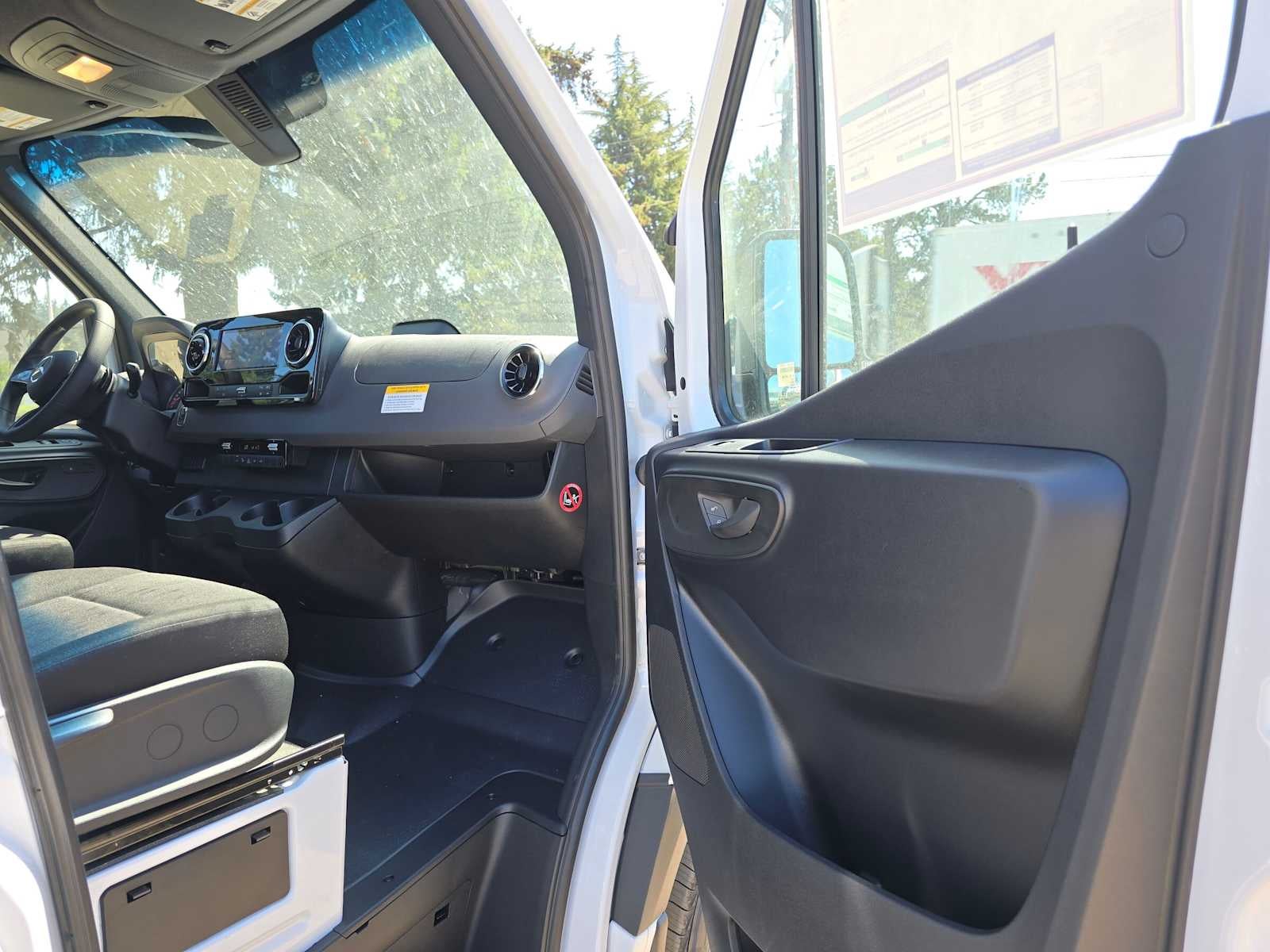 2026 Mercedes-Benz Sprinter Cargo 2500 High Roof I4 Diesel 170 RWD