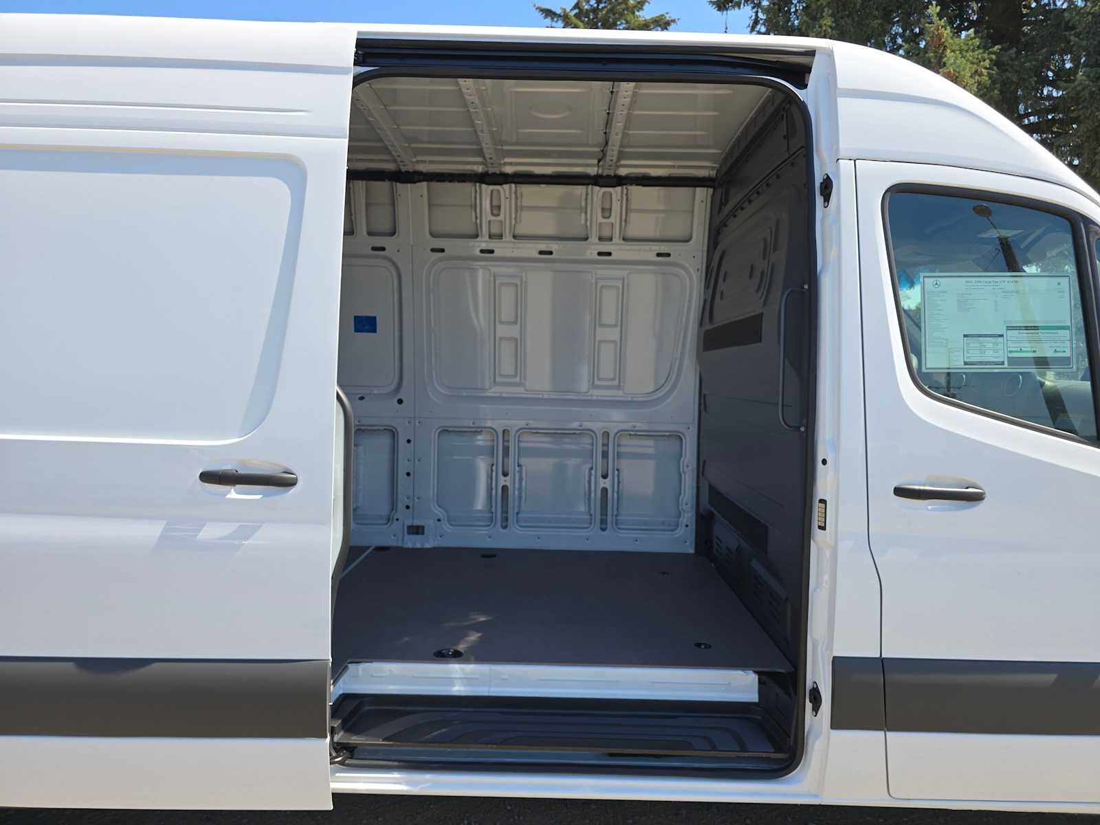 2026 Mercedes-Benz Sprinter Cargo 2500 High Roof I4 Diesel 170 RWD