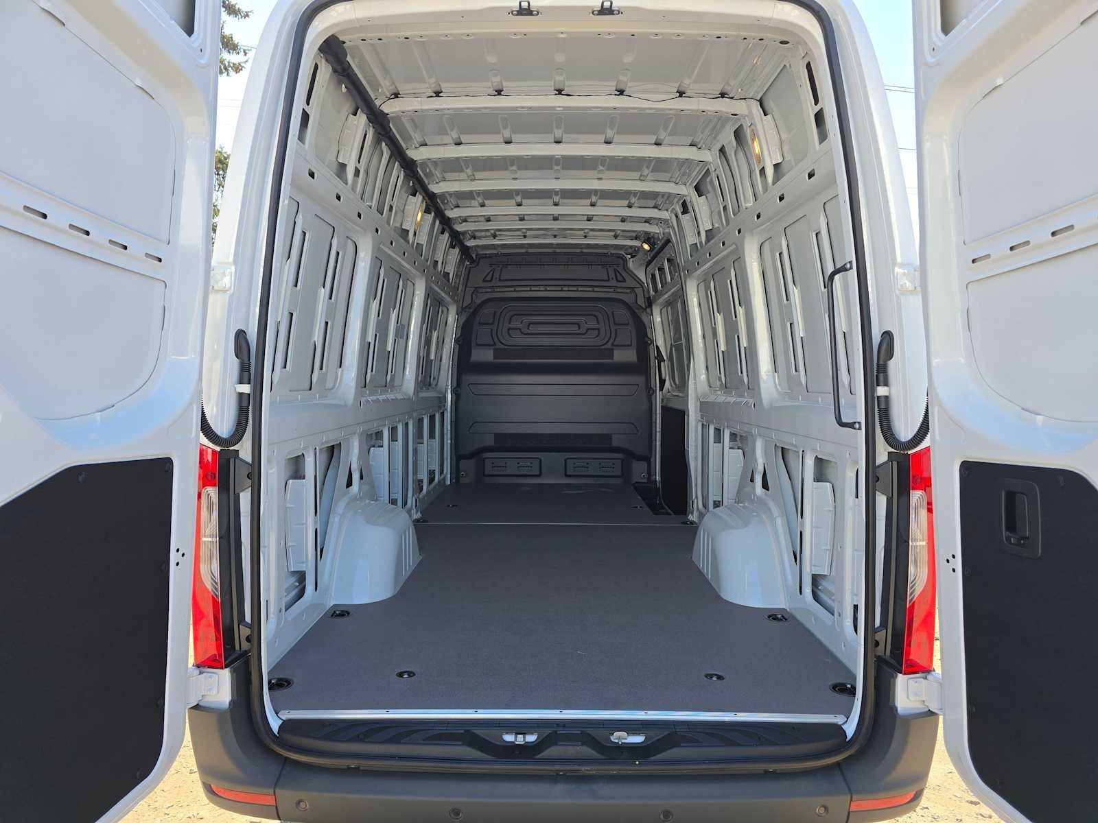 2026 Mercedes-Benz Sprinter Cargo 2500 High Roof I4 Diesel 170 RWD