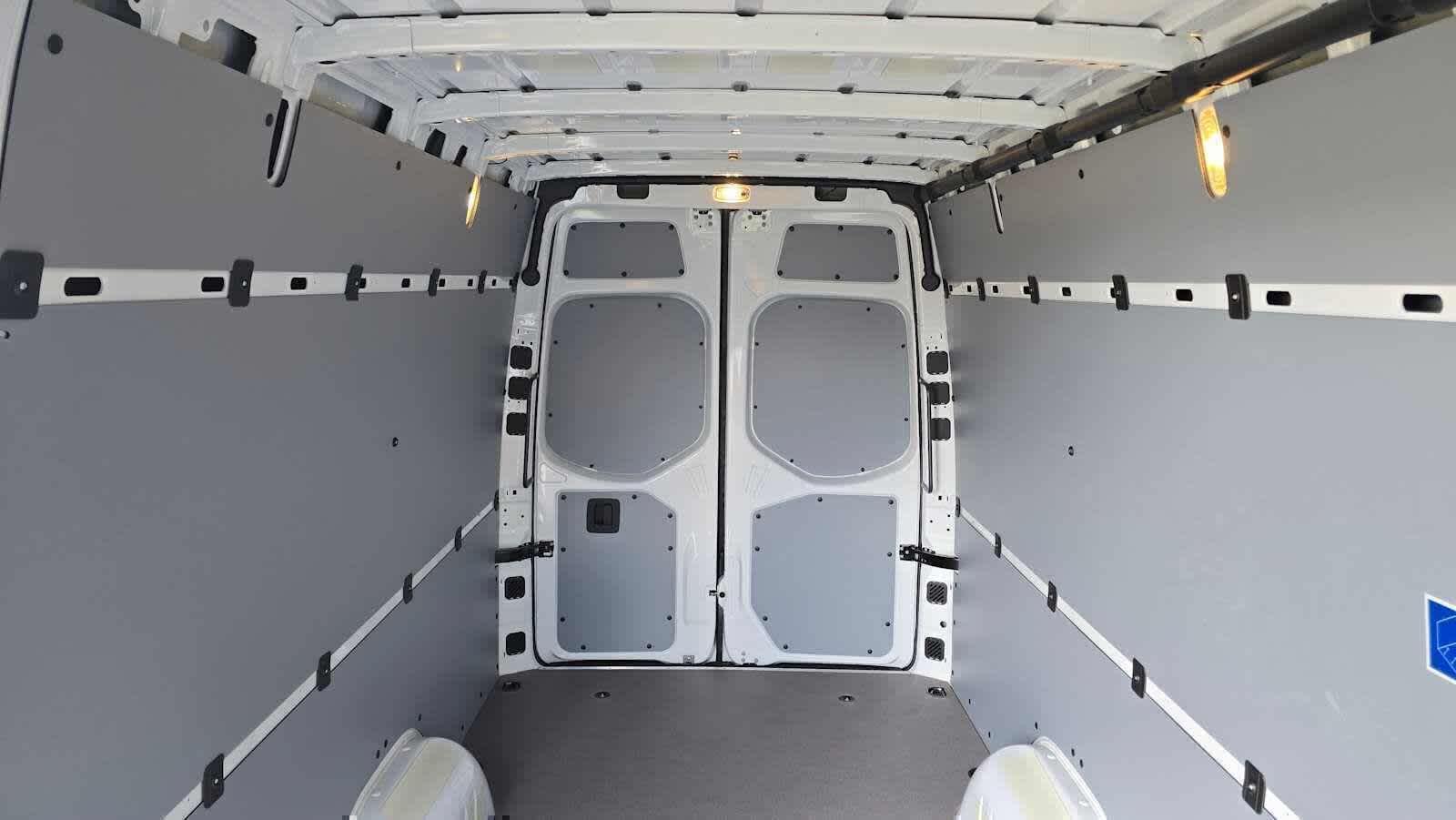 2026 Mercedes-Benz Sprinter 2500 High Roof I4 Diesel 170 RWD