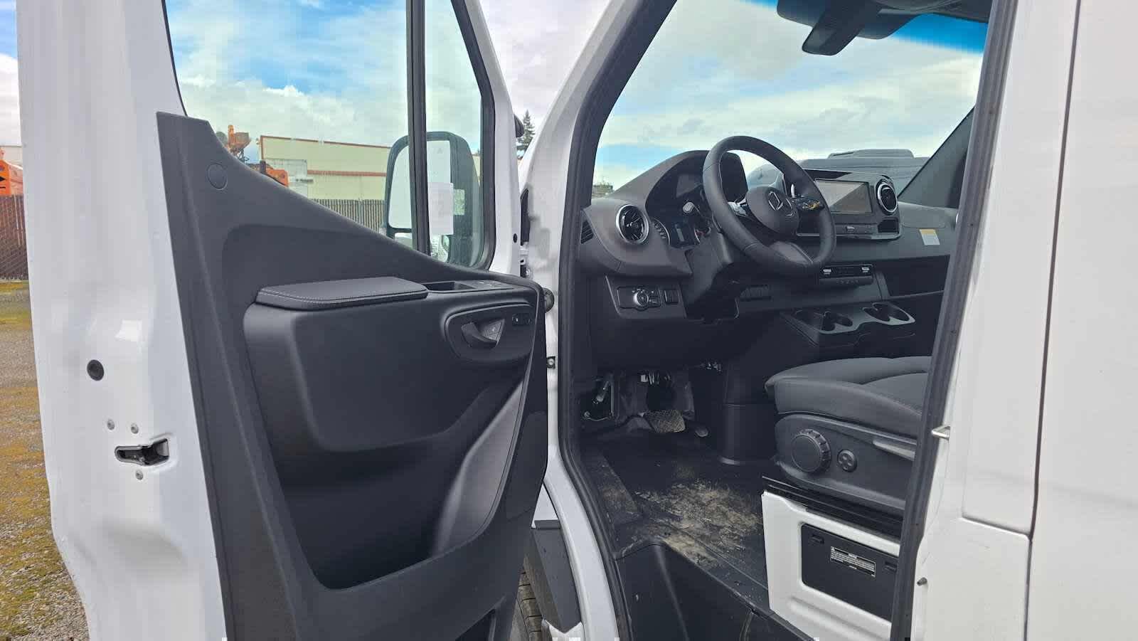 2026 Mercedes-Benz Sprinter 2500 High Roof I4 Diesel 170 RWD