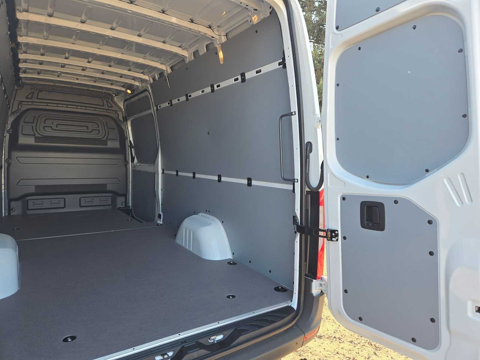 2027 Mercedes-Benz Sprinter Cargo 2500 High Roof I4 Diesel 170 RWD