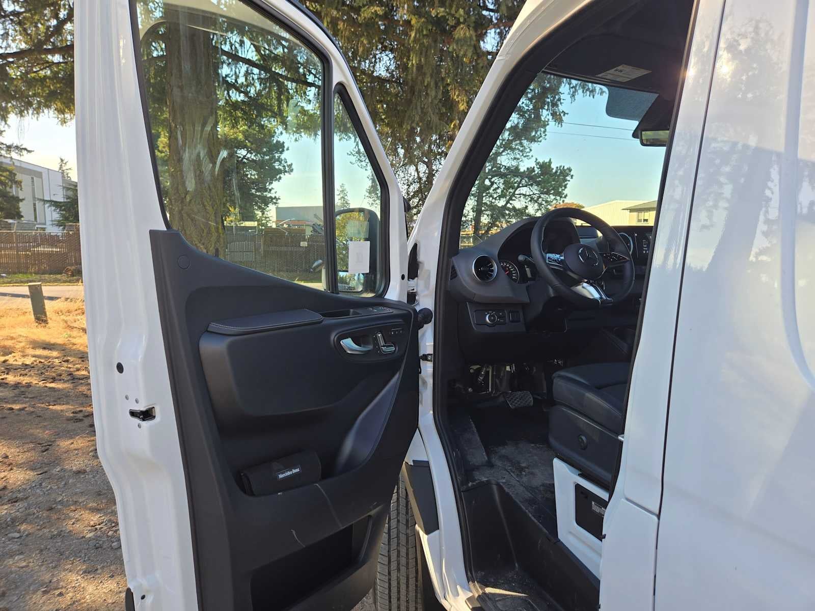 2027 Mercedes-Benz Sprinter Cargo 2500 High Roof I4 Diesel 170 RWD