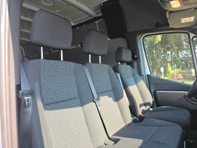 2026 Mercedes-Benz Sprinter 2500 Standard Roof I4 Diesel HO 144 RWD