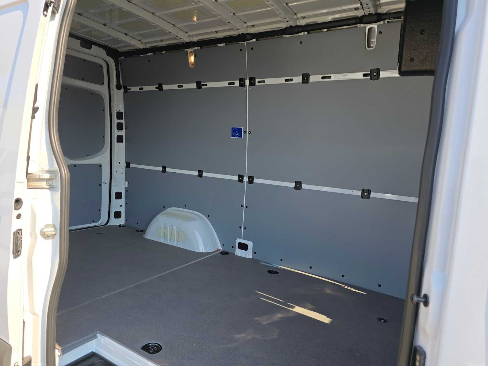 2026 Mercedes-Benz Sprinter 2500 Standard Roof I4 Diesel HO 144 RWD