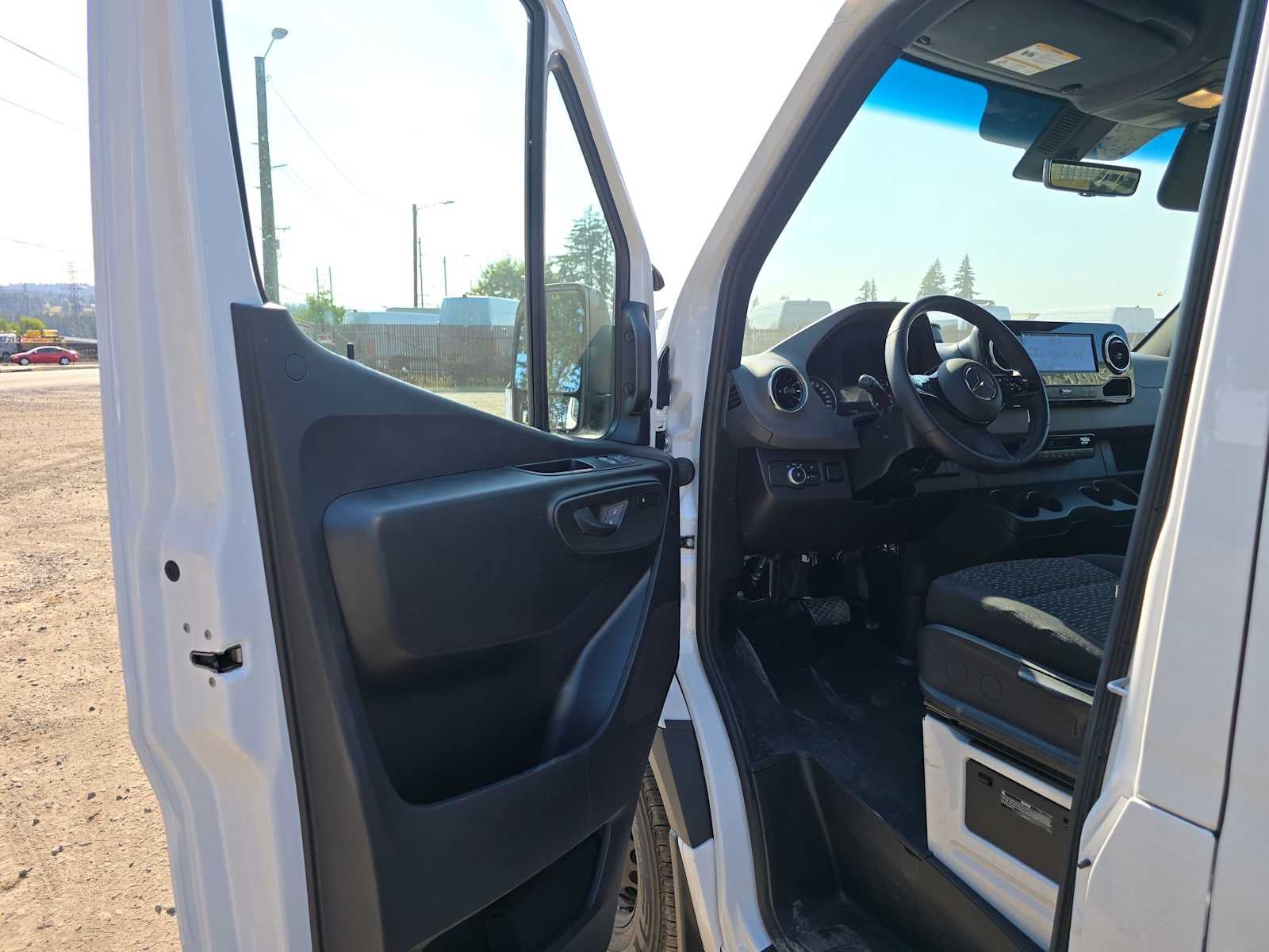 2026 Mercedes-Benz Sprinter 2500 Standard Roof I4 Diesel HO 144 RWD