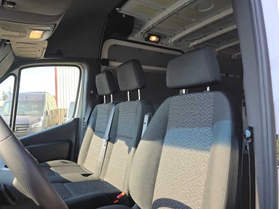 2026 Mercedes-Benz Sprinter 2500 Standard Roof I4 Diesel HO 144 RWD