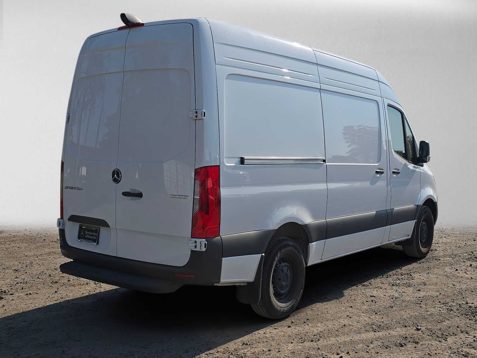 2026 Mercedes-Benz Sprinter 2500 Standard Roof I4 Diesel HO 144 RWD