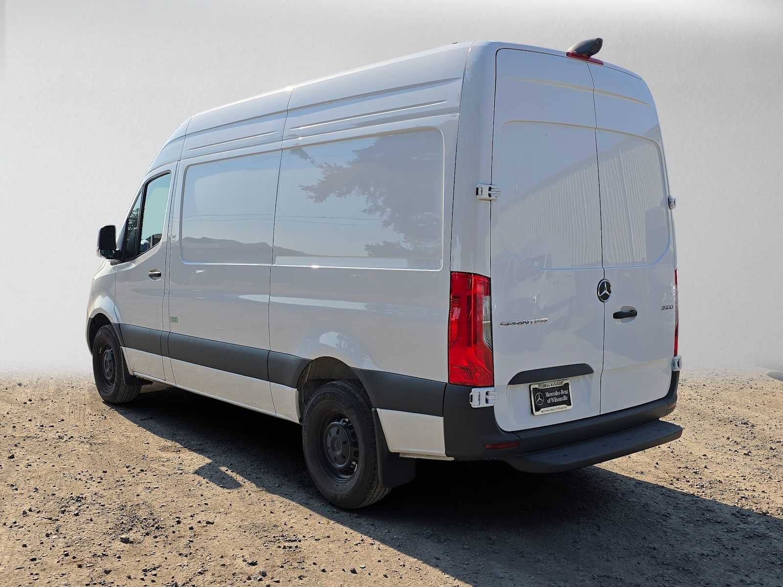 2026 Mercedes-Benz Sprinter 2500 Standard Roof I4 Diesel HO 144 RWD