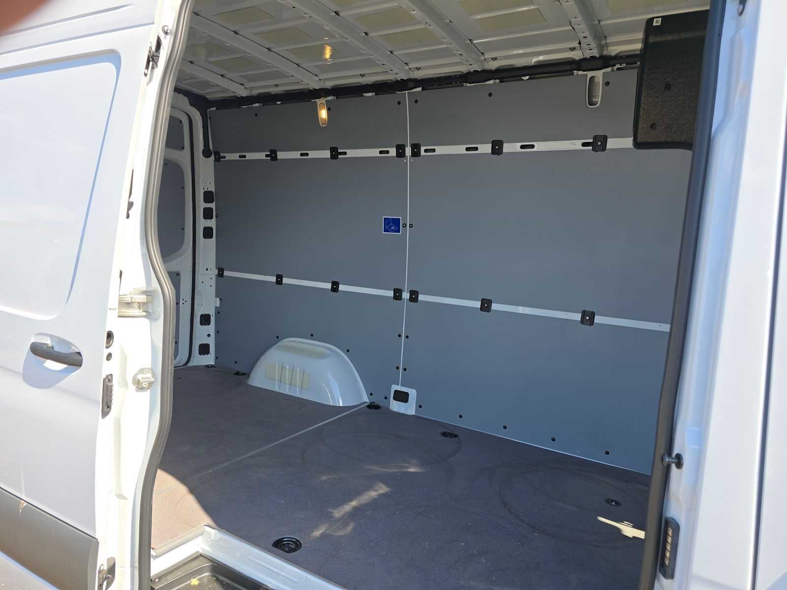 2026 Mercedes-Benz Sprinter 2500 Standard Roof I4 Diesel HO 144 RWD