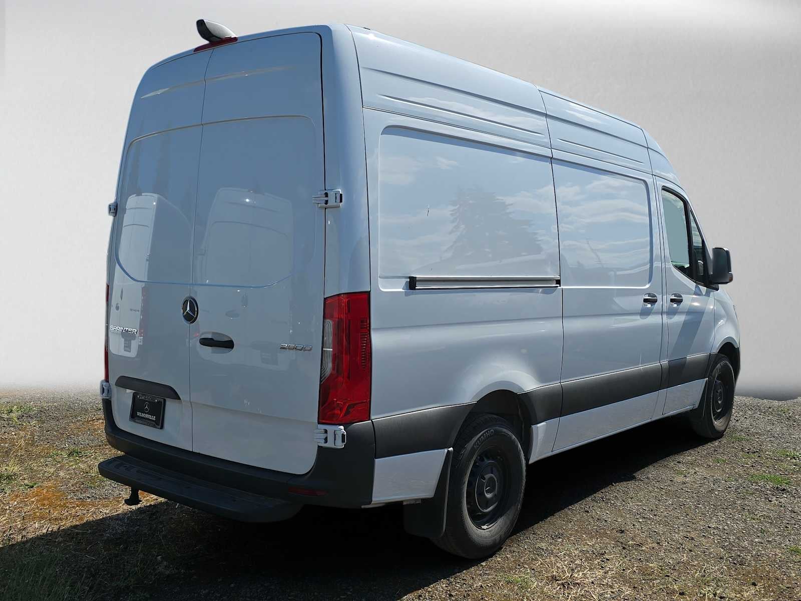 2026 Mercedes-Benz Sprinter 2500 Standard Roof I4 Diesel HO 144 RWD