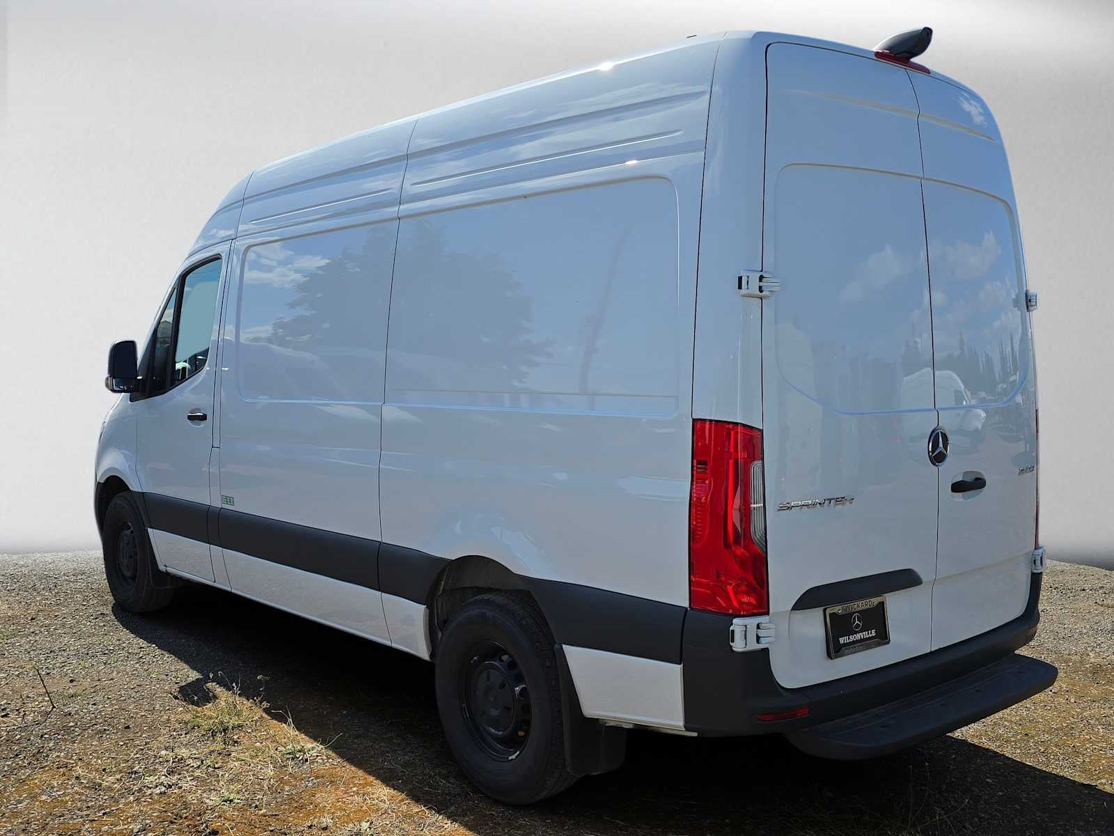 2026 Mercedes-Benz Sprinter 2500 Standard Roof I4 Diesel HO 144 RWD