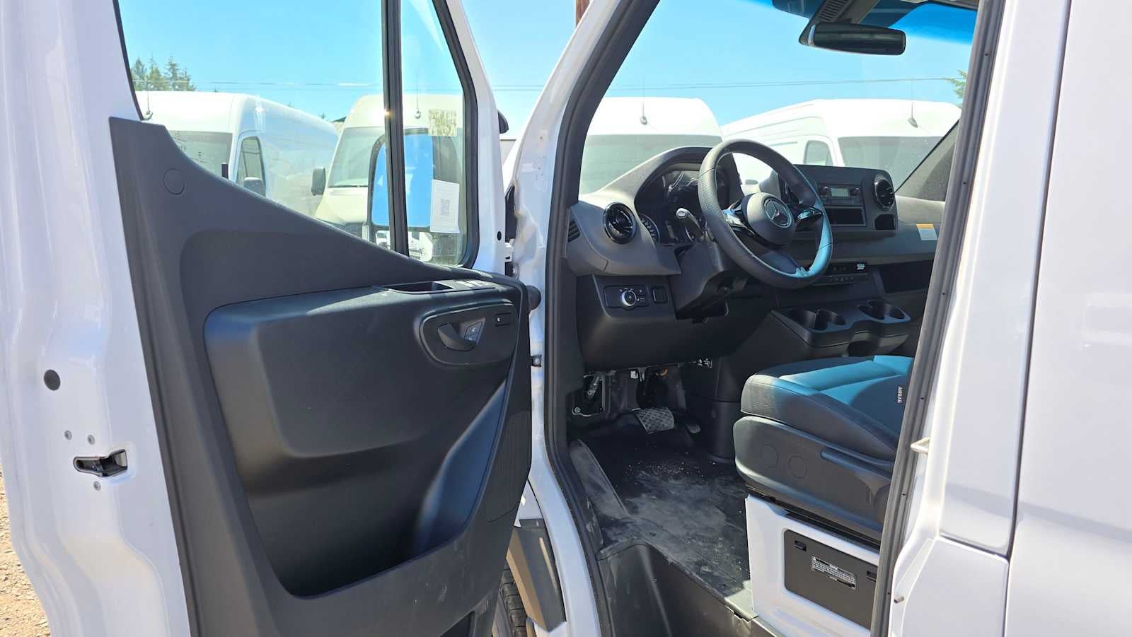 2025 Mercedes-Benz Sprinter Cargo Van 2500 Standard Roof I4 Diesel HO 144 RWD