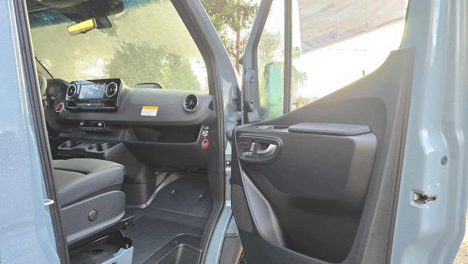 2026 Mercedes-Benz Sprinter 2500 Standard Roof I4 Diesel HO 144" AWD