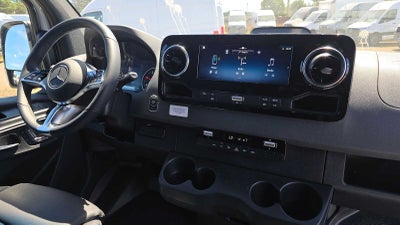 2026 Mercedes-Benz Sprinter 2500 Standard Roof I4 Diesel HO 144 AWD