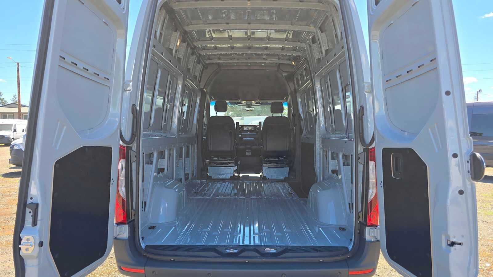 2026 Mercedes-Benz Sprinter 2500 Standard Roof I4 Diesel HO 144 AWD