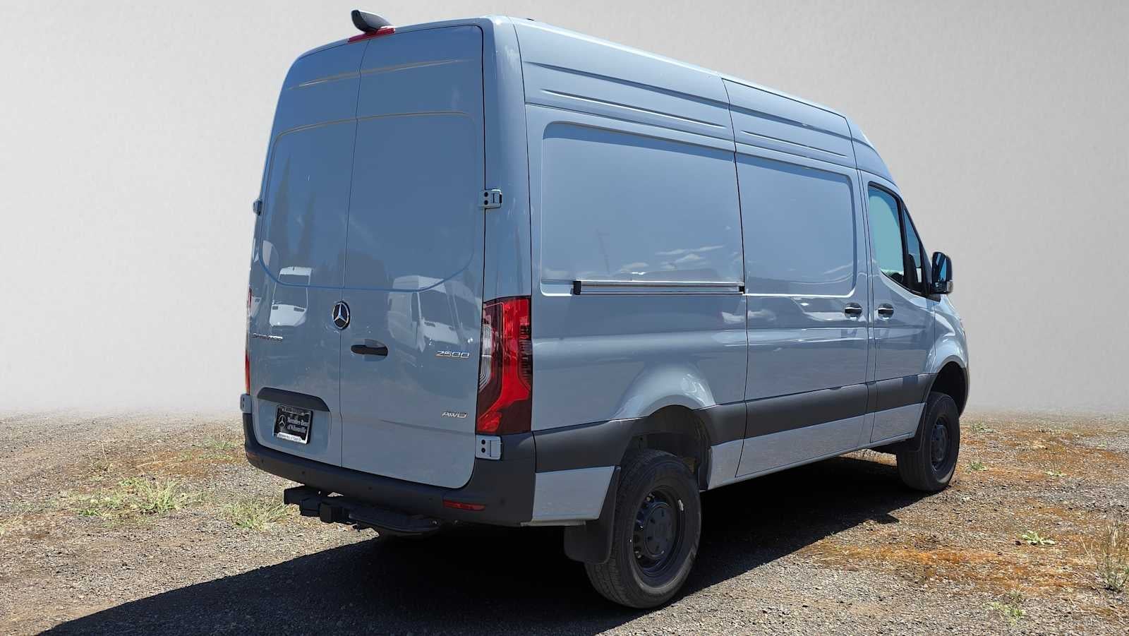 2026 Mercedes-Benz Sprinter 2500 Standard Roof I4 Diesel HO 144 AWD