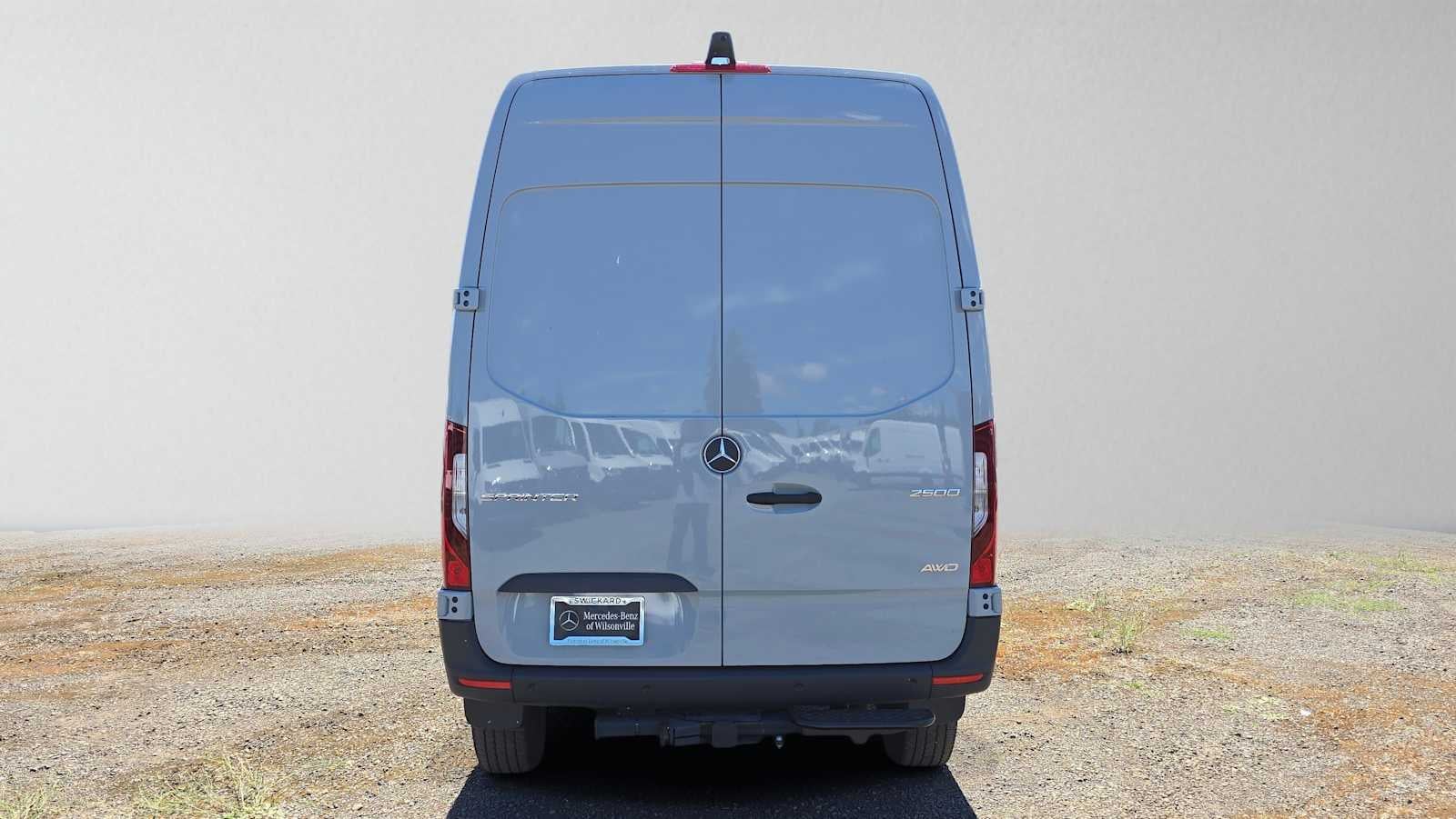 2026 Mercedes-Benz Sprinter 2500 Standard Roof I4 Diesel HO 144 AWD