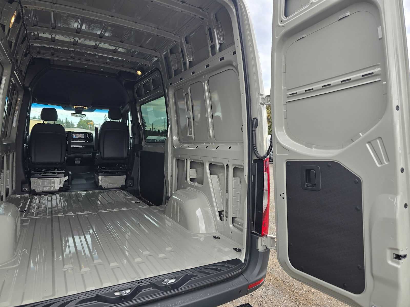2026 Mercedes-Benz Sprinter Cargo 2500 Standard Roof I4 Diesel HO 144 AWD